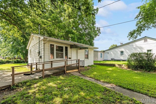 23 S 9th Street, Belleville, IL 62220