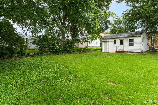 23 S 9th Street, Belleville, IL 62220