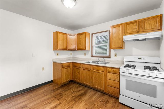 23 S 9th Street, Belleville, IL 62220