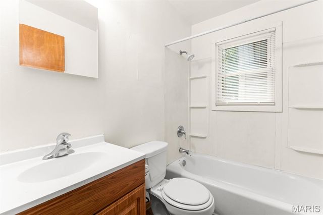 23 S 9th Street, Belleville, IL 62220
