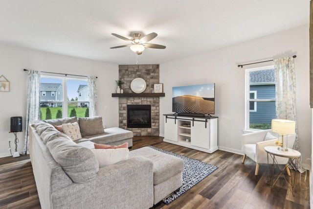 W253N6696 Aspen LANE, Sussex, WI 53089