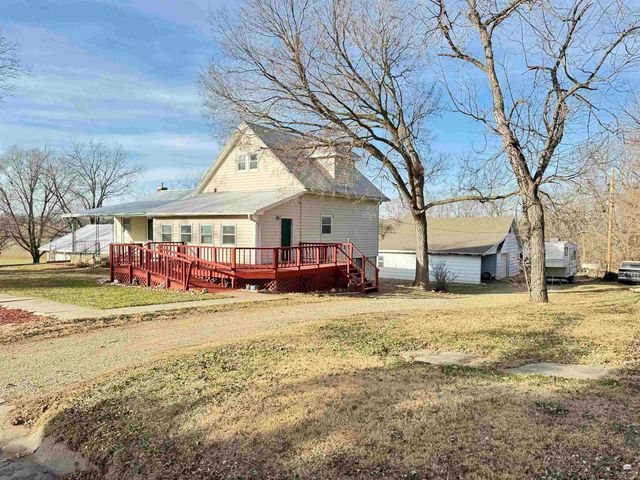 236 W Oak Street, Waterville, KS 66548