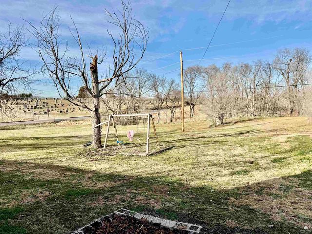 236 W Oak Street, Waterville, KS 66548