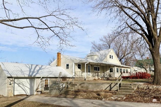 236 W Oak Street, Waterville, KS 66548