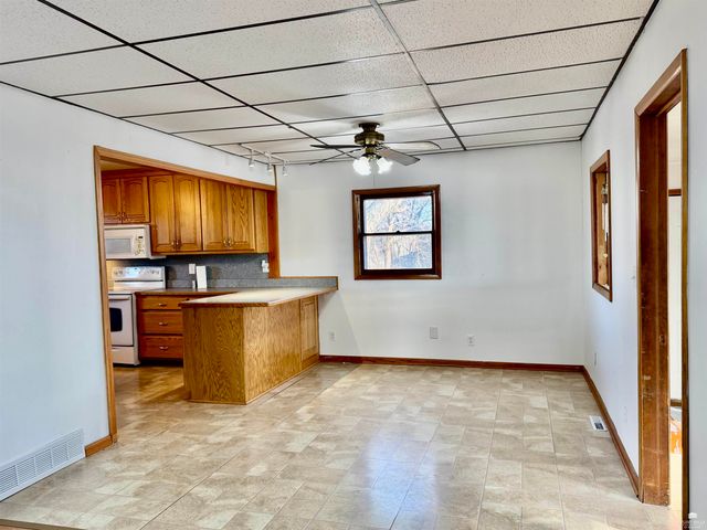 236 W Oak Street, Waterville, KS 66548
