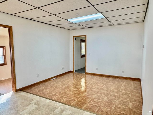 236 W Oak Street, Waterville, KS 66548