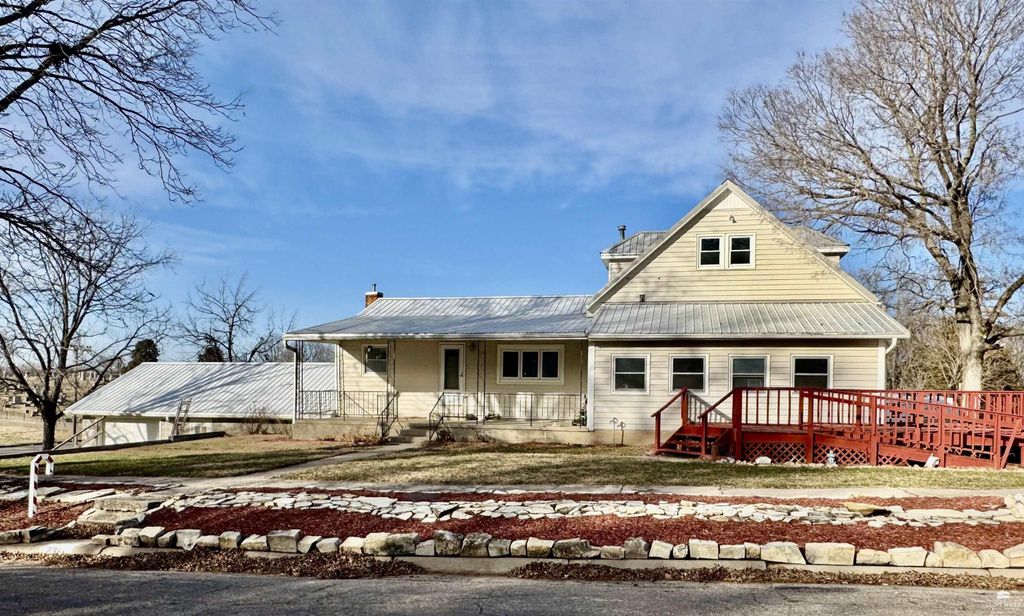 236 W Oak Street, Waterville, KS 66548