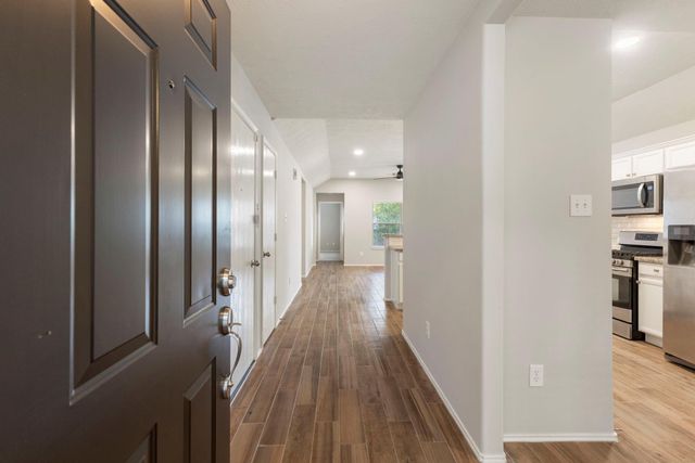 31 Bark Bend Place, The Woodlands, TX 77385