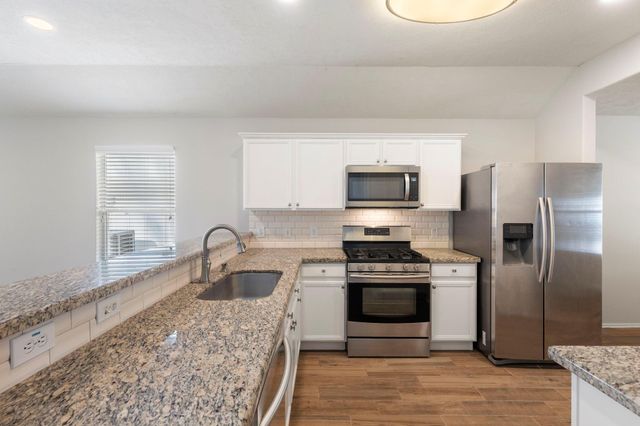 31 Bark Bend Place, The Woodlands, TX 77385