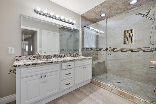 36647 Cecilia Drive, Sterling Heights, MI 48312