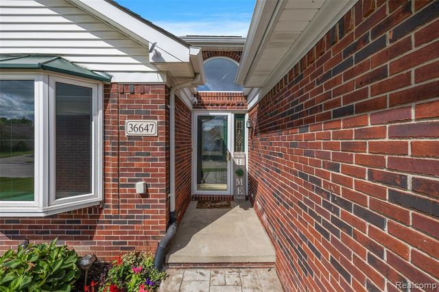 36647 Cecilia Drive, Sterling Heights, MI 48312