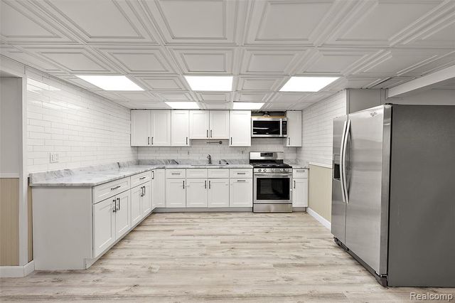 36647 Cecilia Drive, Sterling Heights, MI 48312