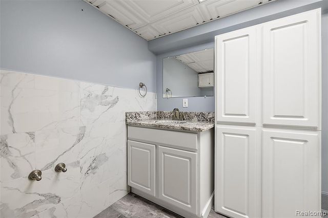 36647 Cecilia Drive, Sterling Heights, MI 48312