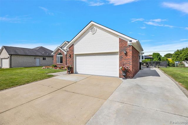 36647 Cecilia Drive, Sterling Heights, MI 48312