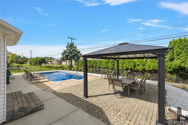 36647 Cecilia Drive, Sterling Heights, MI 48312