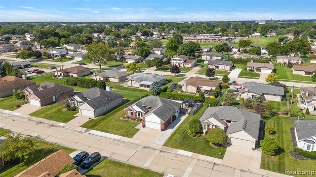 36647 Cecilia Drive, Sterling Heights, MI 48312