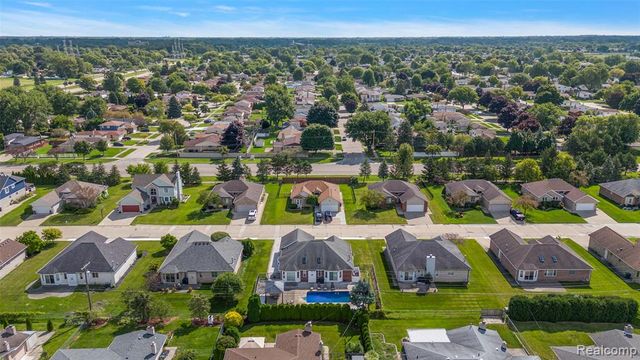 36647 Cecilia Drive, Sterling Heights, MI 48312