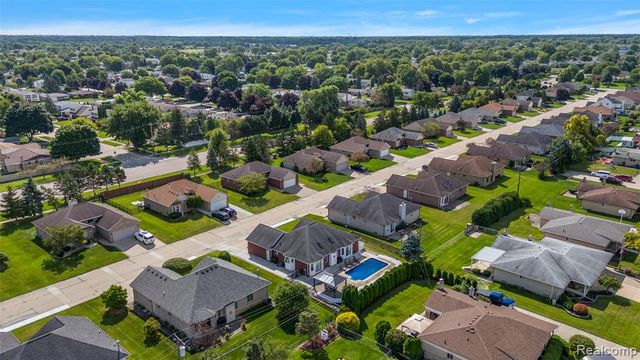 36647 Cecilia Drive, Sterling Heights, MI 48312