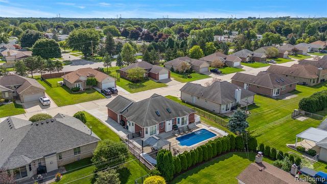 36647 Cecilia Drive, Sterling Heights, MI 48312