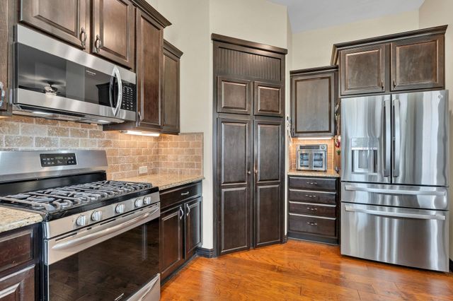932 Cedar Brook Cir, Mulvane, KS 67110