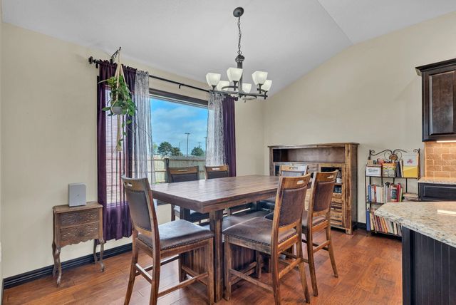 932 Cedar Brook Cir, Mulvane, KS 67110
