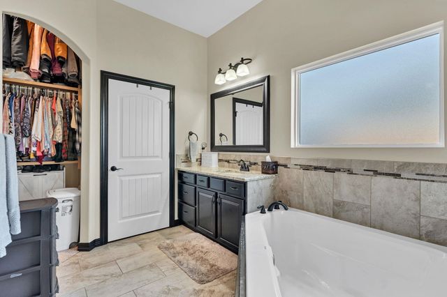 932 Cedar Brook Cir, Mulvane, KS 67110