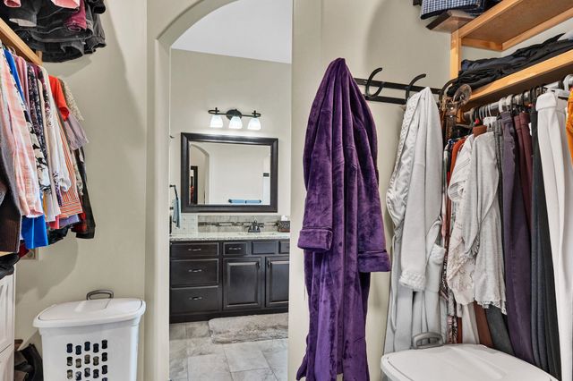 932 Cedar Brook Cir, Mulvane, KS 67110