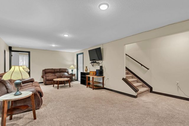 932 Cedar Brook Cir, Mulvane, KS 67110