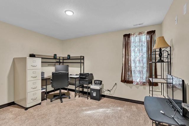 932 Cedar Brook Cir, Mulvane, KS 67110