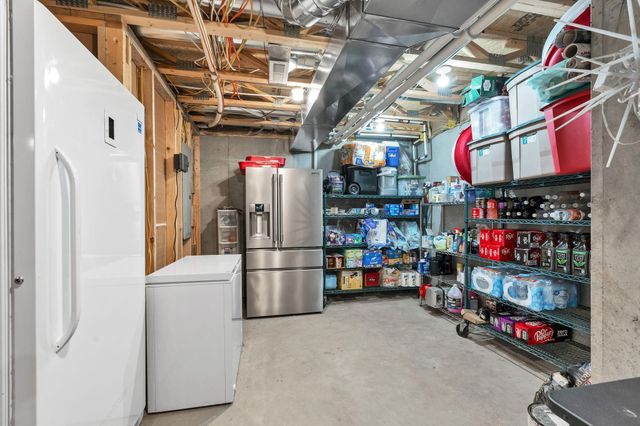 932 Cedar Brook Cir, Mulvane, KS 67110