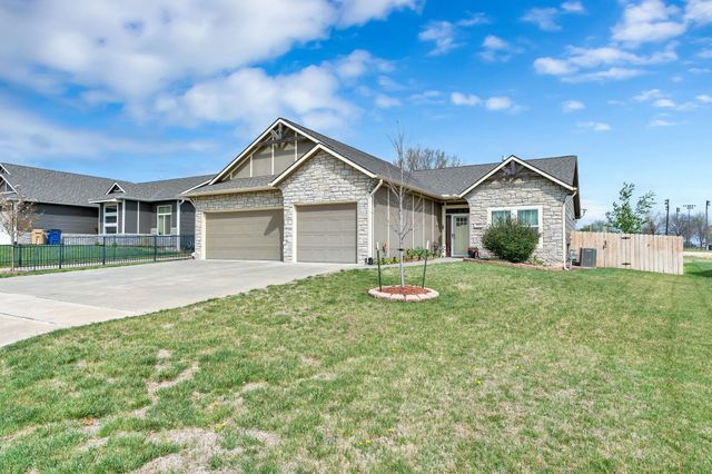 932 Cedar Brook Cir, Mulvane, KS 67110