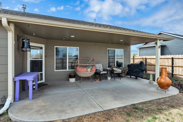 932 Cedar Brook Cir, Mulvane, KS 67110