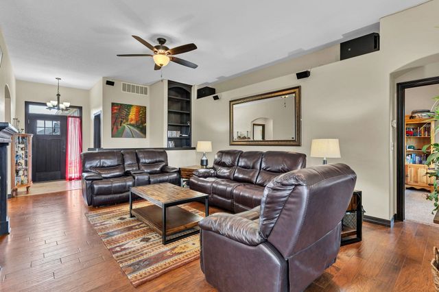 932 Cedar Brook Cir, Mulvane, KS 67110