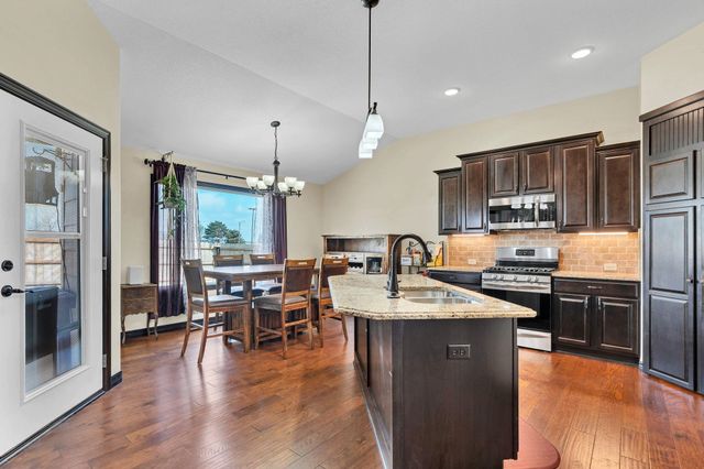 932 Cedar Brook Cir, Mulvane, KS 67110