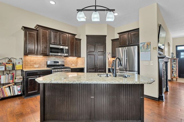 932 Cedar Brook Cir, Mulvane, KS 67110