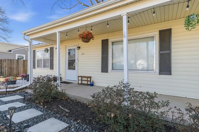 215 Martha Ave, Mulvane, KS 67110