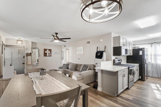 215 Martha Ave, Mulvane, KS 67110