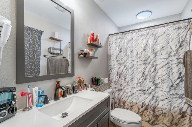 215 Martha Ave, Mulvane, KS 67110