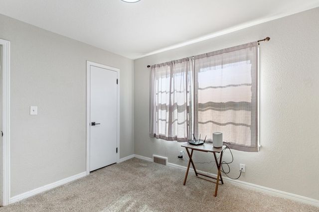 215 Martha Ave, Mulvane, KS 67110