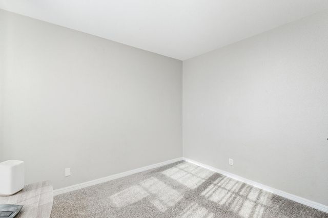 215 Martha Ave, Mulvane, KS 67110