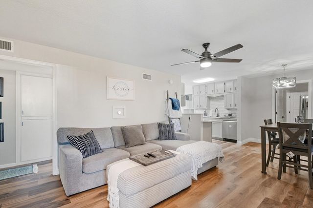 215 Martha Ave, Mulvane, KS 67110