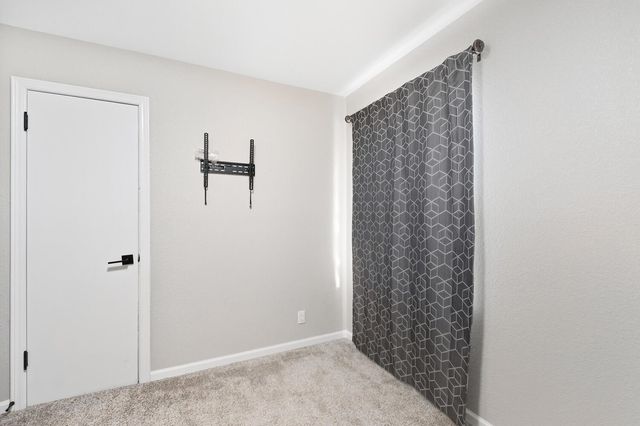 215 Martha Ave, Mulvane, KS 67110