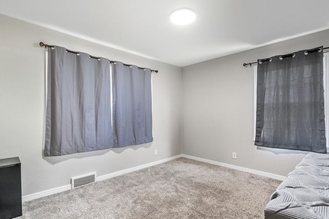 215 Martha Ave, Mulvane, KS 67110