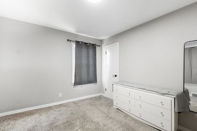 215 Martha Ave, Mulvane, KS 67110