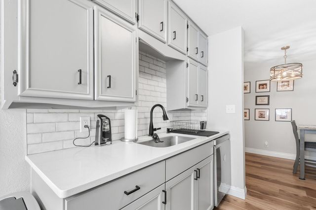 215 Martha Ave, Mulvane, KS 67110