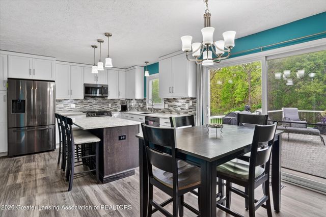1075 Lacosta Drive, Dewitt, MI 48820