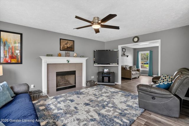 1075 Lacosta Drive, Dewitt, MI 48820