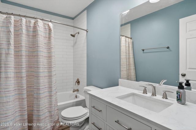 1075 Lacosta Drive, Dewitt, MI 48820