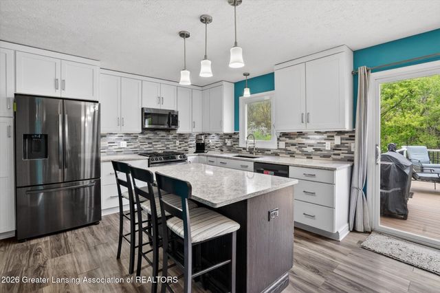 1075 Lacosta Drive, Dewitt, MI 48820
