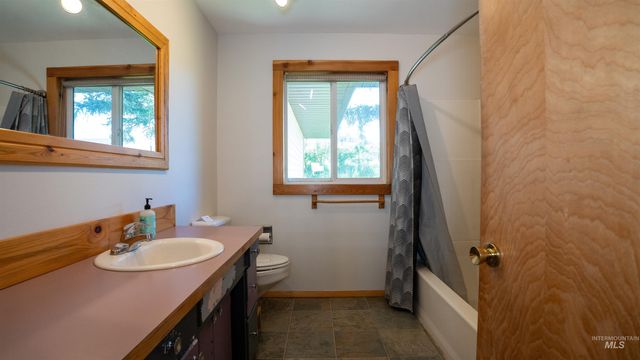 33818 North Rd, Kendrick, ID 83537